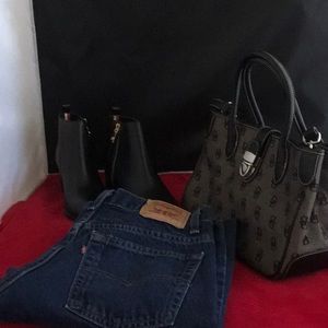 Mom High Rise Levi Brand Jeans.